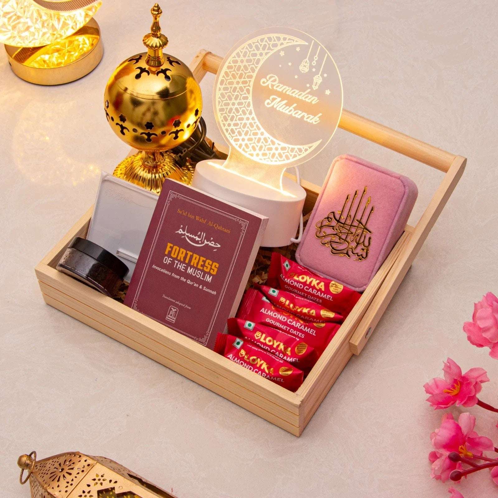 Emaan_Essence_Ramadan_Hamper_Pink_1
