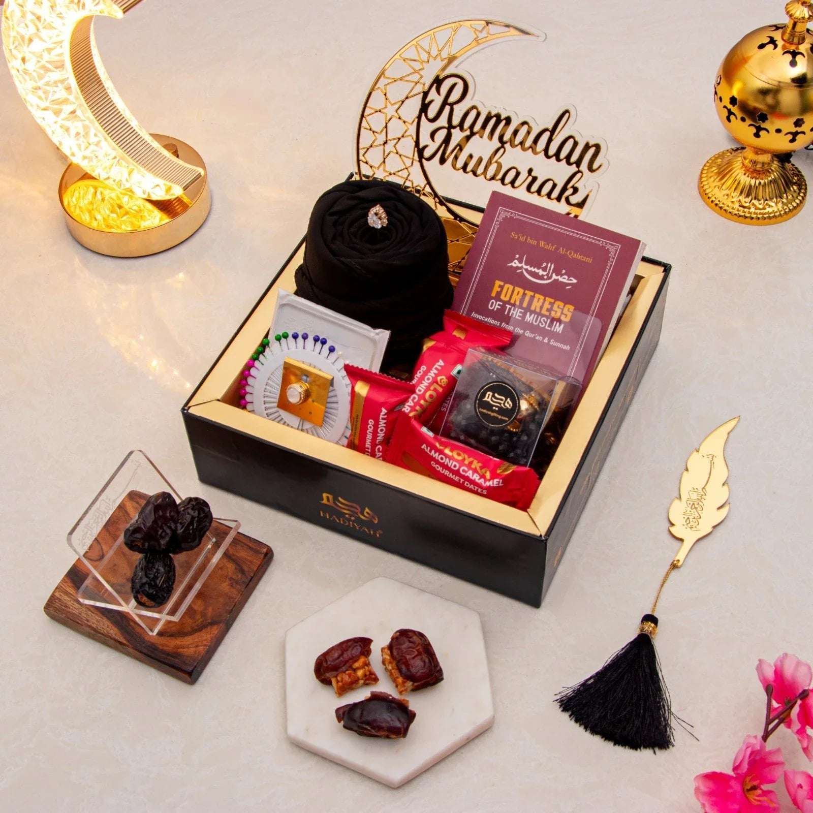 Golden_Ramadan_Mubarak_Hamper_Black_2