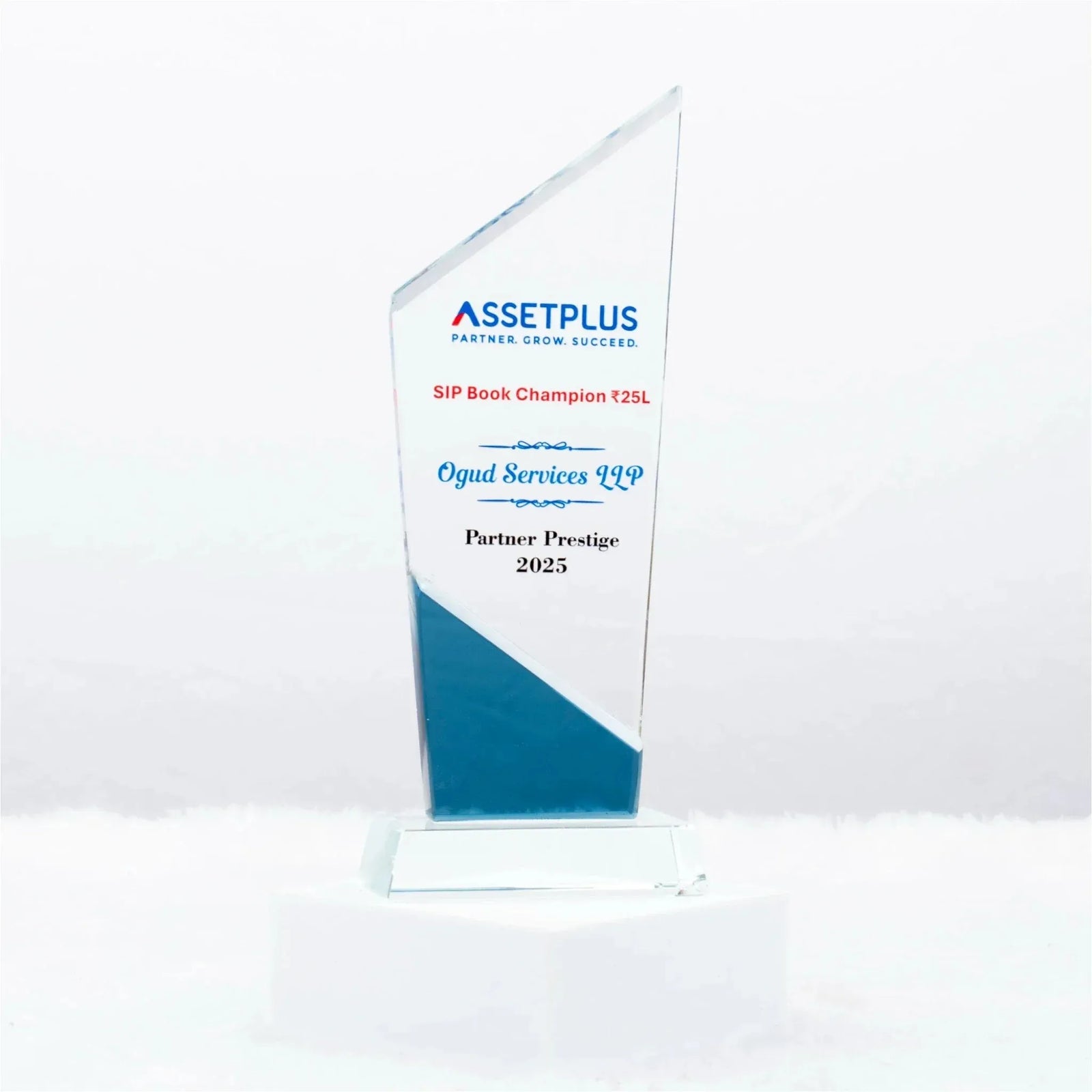 Azure Glory Glass Trophy