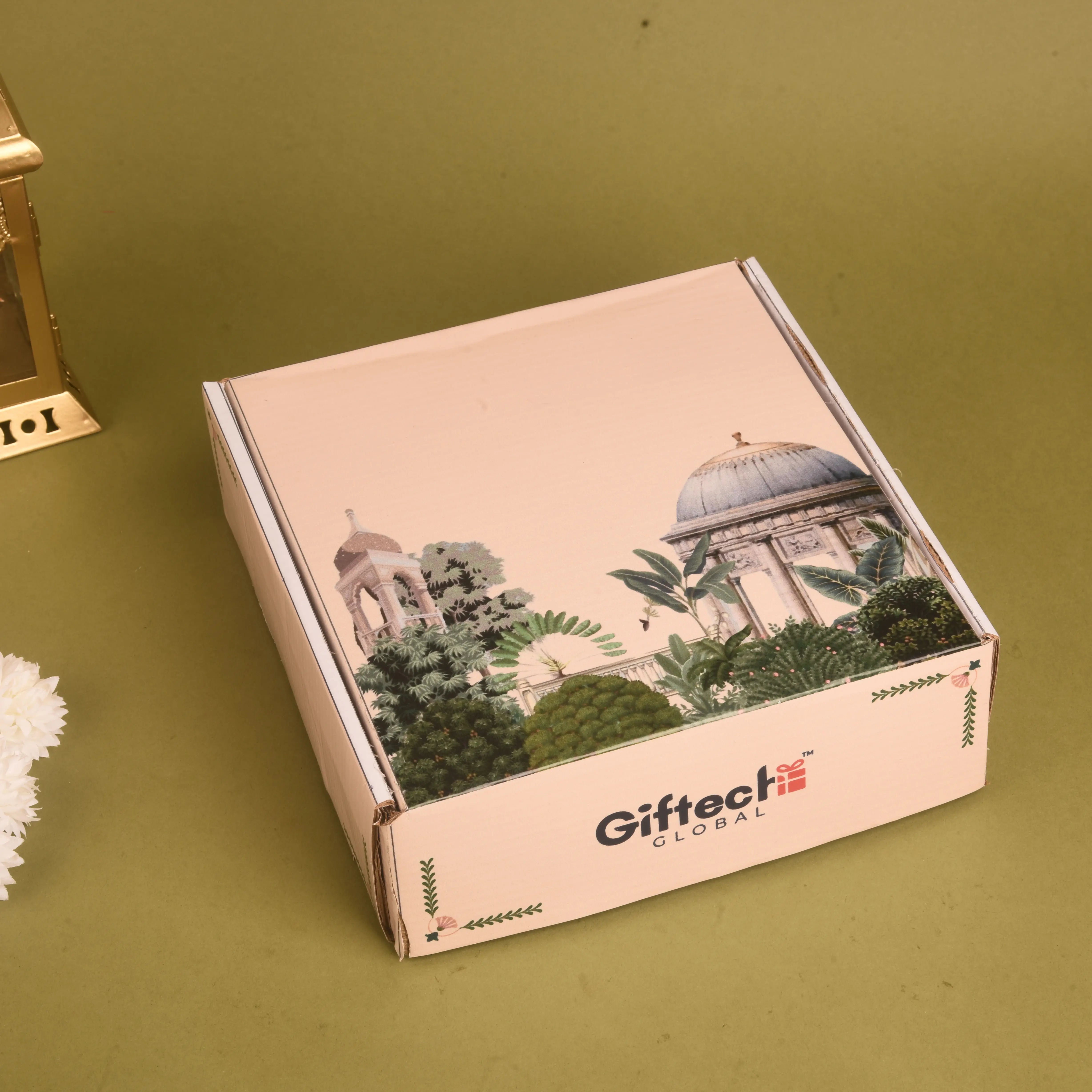 Giftech Global box with garden design on a green surface