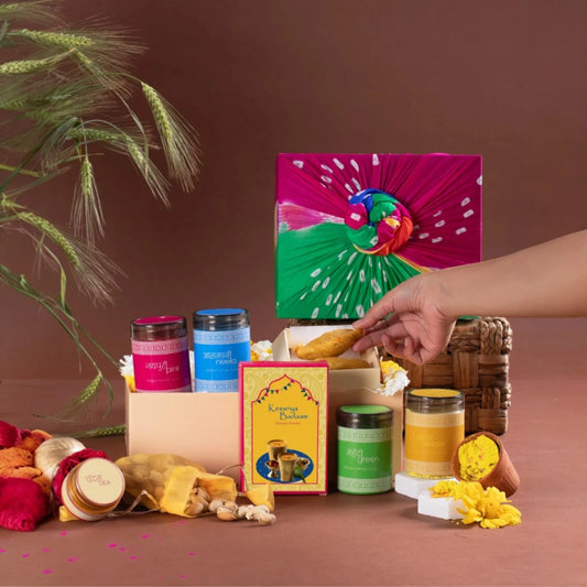 Holi Spectrum Hamper 🌈🥮
