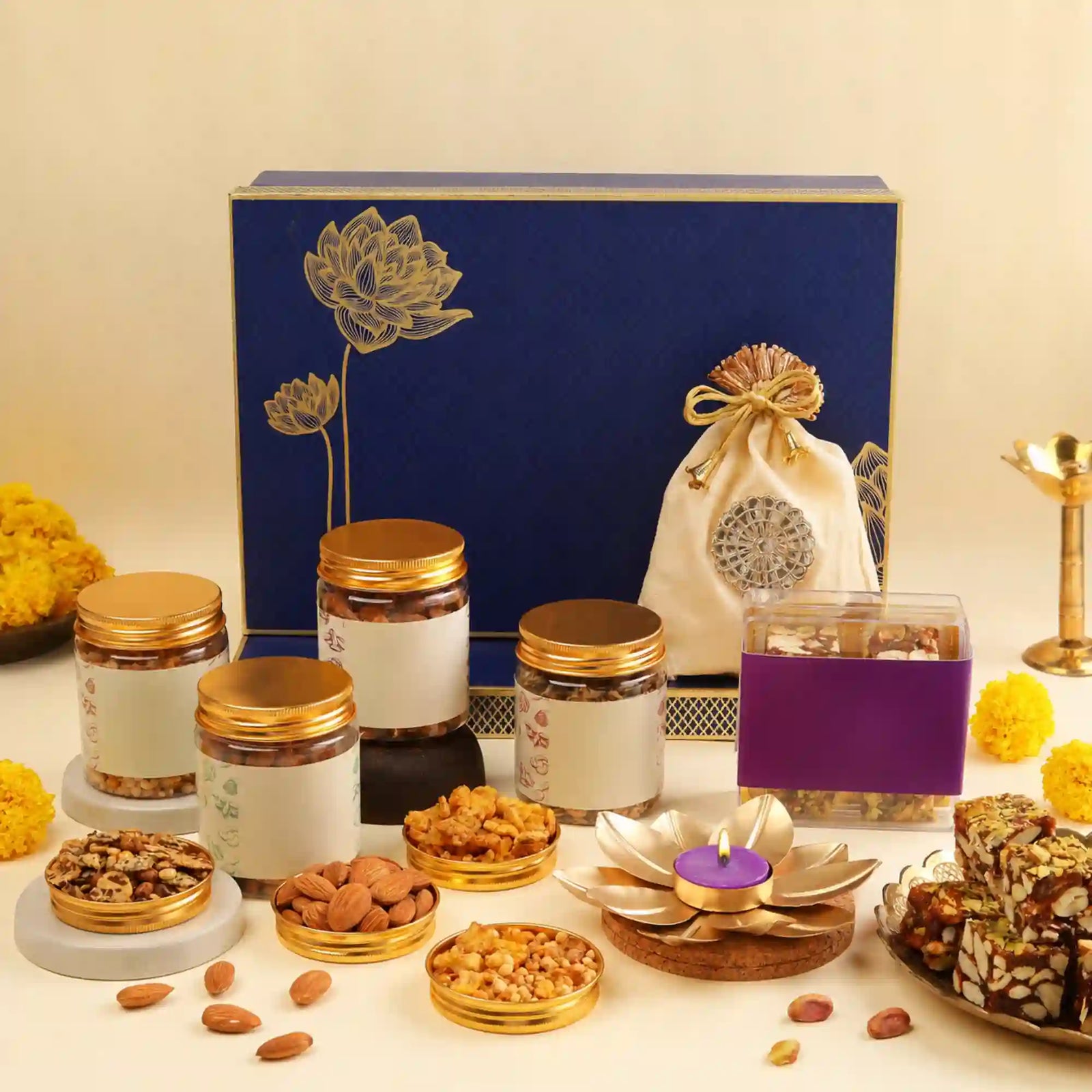Gourmet Sweet Surprise – Premium Snack Gift Hamper